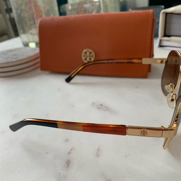 Tory Burch Sunglasses main image 5